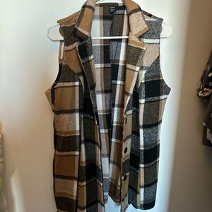 SHEIN Checkered Knit Vest in Black and Tan